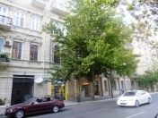 Satılır 3 otaqlı 100 m2 köhnə tikili Sahil m.