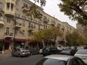 Satılır 3 otaqlı 70 m2 köhnə tikili Sahil m.