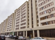 Satılır 4 otaqlı 175 m2 köhnə tikili Ayna Sultanova heykəli