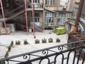 İcarəyə verilir 3 otaqlı 70 m2 köhnə tikili İçəri Şəhər m.