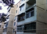 Satılır 2 otaqlı 47 m2 köhnə tikili Xalqlar Dostluğu m.