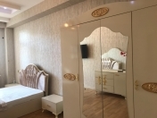 İcarəyə verilir 4 otaqlı 160 m2 yeni tikili Ayna Sultanova heykəli