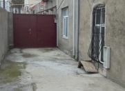 Satılır 10 otaqlı 290 m2 həyət evi Əmircan