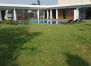 Satılır 5 otaqlı 3500 m2 villa Buzovna