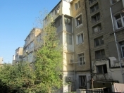 Satılır 1 otaqlı 38 m2 köhnə tikili İnşaatçılar m.