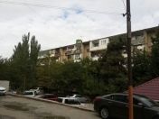Satılır 3 otaqlı 90 m2 köhnə tikili Səbail r.