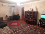 Satılır 4 otaqlı 130 m2 bağ evi Çiçək