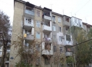 Satılır 3 otaqlı 45 m2 köhnə tikili Qara Qarayev m.
