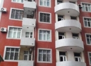 İcarəyə verilir 4 otaqlı 200 m2 yeni tikili Mərkəzi Neftçilər xəstxəxanası