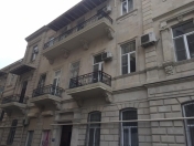 İcarəyə verilir 2 otaqlı 35 m2 ofis Səbail r.