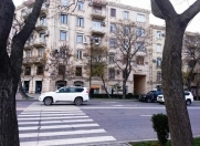 Satılır 2 otaqlı 60 m2 köhnə tikili Space TV