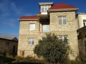 Satılır 7 otaqlı 450 m2 həyət evi Ramana