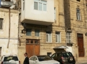 İcarəyə verilir 1 otaqlı 30 m2 köhnə tikili İçəri Şəhər m.