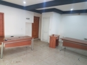 Satılır 1 otaqlı 30 m2 ofis İnşaatçılar m.