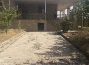 Satılır 4 otaqlı 190 m2 həyət evi Şamaxı