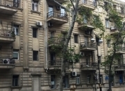 Satılır 3 otaqlı 82 m2 köhnə tikili Sahil m.