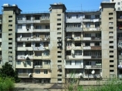 Satılır 4 otaqlı 100 m2 köhnə tikili Xalqlar Dostluğu m.