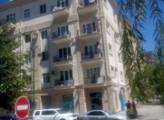 İcarəyə verilir 2 otaqlı 80 m2 köhnə tikili Şah İsmayıl Xətai m.