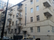 İcarəyə verilir 1 otaqlı 25 m2 köhnə tikili Badamdar