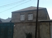 Satılır 4 otaqlı 236 m2 həyət evi Binə