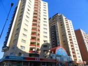 Satılır 4 otaqlı 180 m2 yeni tikili Tibb Universiteti