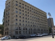 Satılır 2 otaqlı 70 m2 köhnə tikili Təhsil Nazirliyi