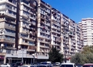 Satılır 3 otaqlı 90 m2 köhnə tikili Çıraq Plaza