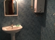 İcarəyə verilir 3 otaqlı 70 m2 köhnə tikili Həzi Aslanov m.