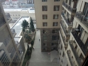 İcarəyə verilir 3 otaqlı 163 m2 yeni tikili 28 May m.