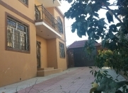 Satılır 5 otaqlı 220 m2 həyət evi Binəqədi r.