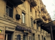 Satılır 3 otaqlı 110 m2 köhnə tikili Elmlər Akademiyası m.