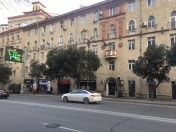 Satılır 2 otaqlı 60 m2 köhnə tikili Elmlər Akademiyası m.