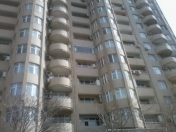 İcarəyə verilir 3 otaqlı 145 m2 yeni tikili Azneft meydanı