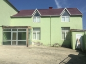 İcarəyə verilir 5 otaqlı 2400 m2 obyekt Saray