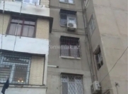 Satılır 3 otaqlı 77 m2 köhnə tikili Qaraçuxur