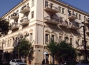 İcarəyə verilir 3 otaqlı 110 m2 köhnə tikili Sahil m.