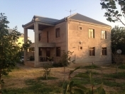 Satılır 6 otaqlı 220 m2 bağ evi Saray