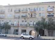 İcarəyə verilir 3 otaqlı 80 m2 köhnə tikili Sahil m.