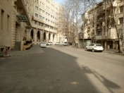 Satılır 1 otaqlı 30 m2 köhnə tikili Bakı Dövlət Universiteti