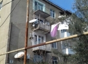Satılır 3 otaqlı 70000 m2 köhnə tikili Həzi Aslanov