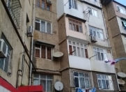 Satılır 2 otaqlı 50 m2 köhnə tikili Qara Qarayev m.