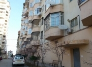 Satılır 6 otaqlı 220 m2 yeni tikili İnşaatçılar m.