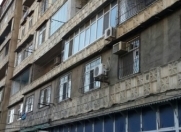 Satılır 4 otaqlı 100 m2 köhnə tikili Azadlıq prospekti m.