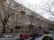 Satılır 2 otaqlı 30 m2 köhnə tikili Axundov bağı