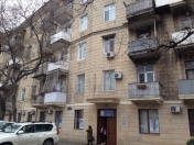 İcarəyə verilir 2 otaqlı 70 m2 köhnə tikili Metropark