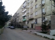 Satılır 4 otaqlı 80 m2 köhnə tikili Neftçilər m.