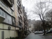 Satılır 5 otaqlı 120 m2 köhnə tikili Ayna Sultanova heykəli