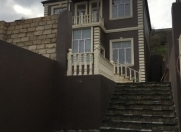 Satılır 4 otaqlı 200 m2 həyət evi Bakıxanov