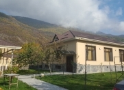 Satılır 3 otaqlı 800 m2 həyət evi Qax