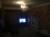 Satılır 2 otaqlı 70 m2 köhnə tikili ABŞ səfirliyi